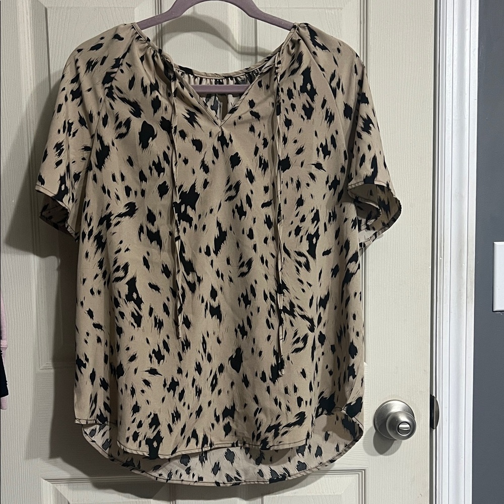 SHEIN Black and Tan Patterned Blouse